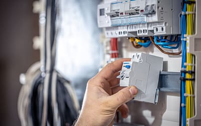 La mise aux normes électroniques de votre logement: sécurité et confort garantis